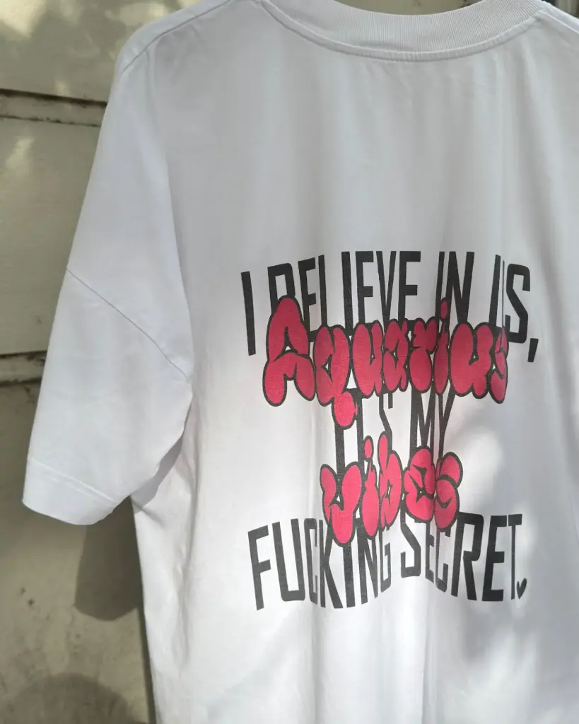 T-shirt Aquarius – Seconde main